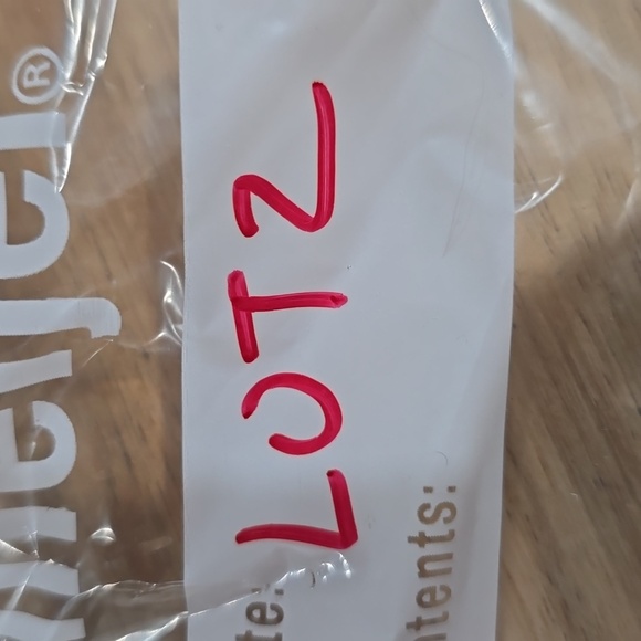 Victoria's Secret Women's Medium Black Bikini Swim Suit Top New w/out Tags! - Picture 4 of 4